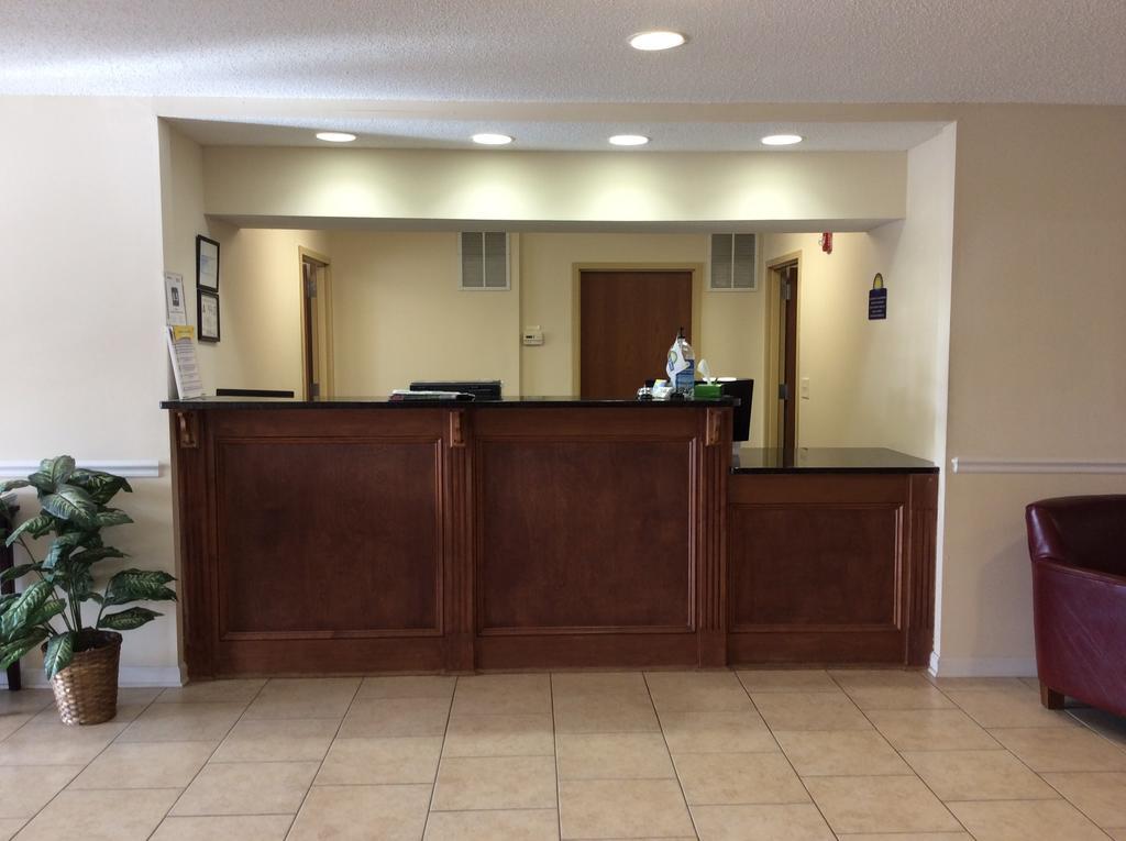 Days Inn By Wyndham Greensboro Nc Εξωτερικό φωτογραφία