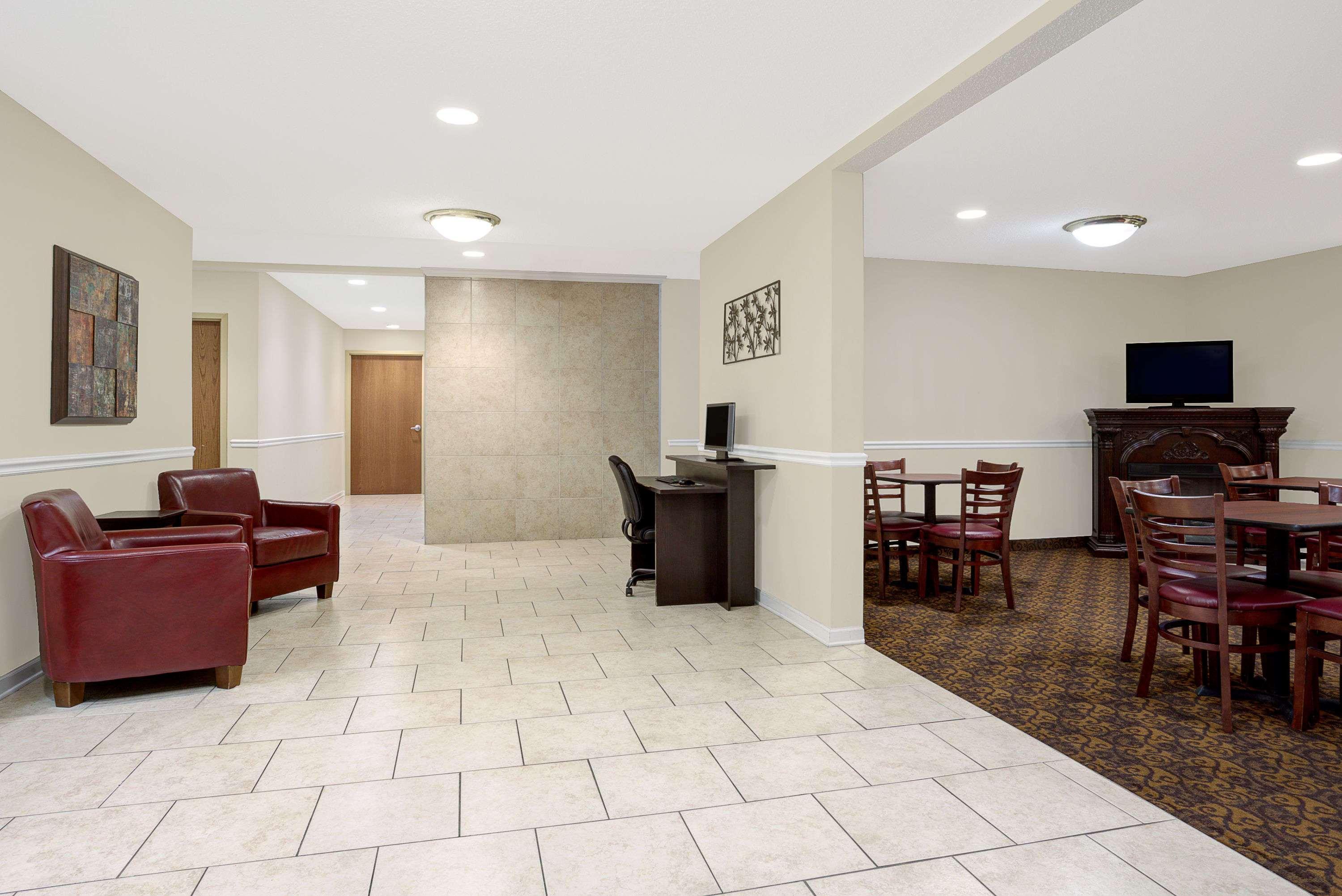 Days Inn By Wyndham Greensboro Nc Εξωτερικό φωτογραφία