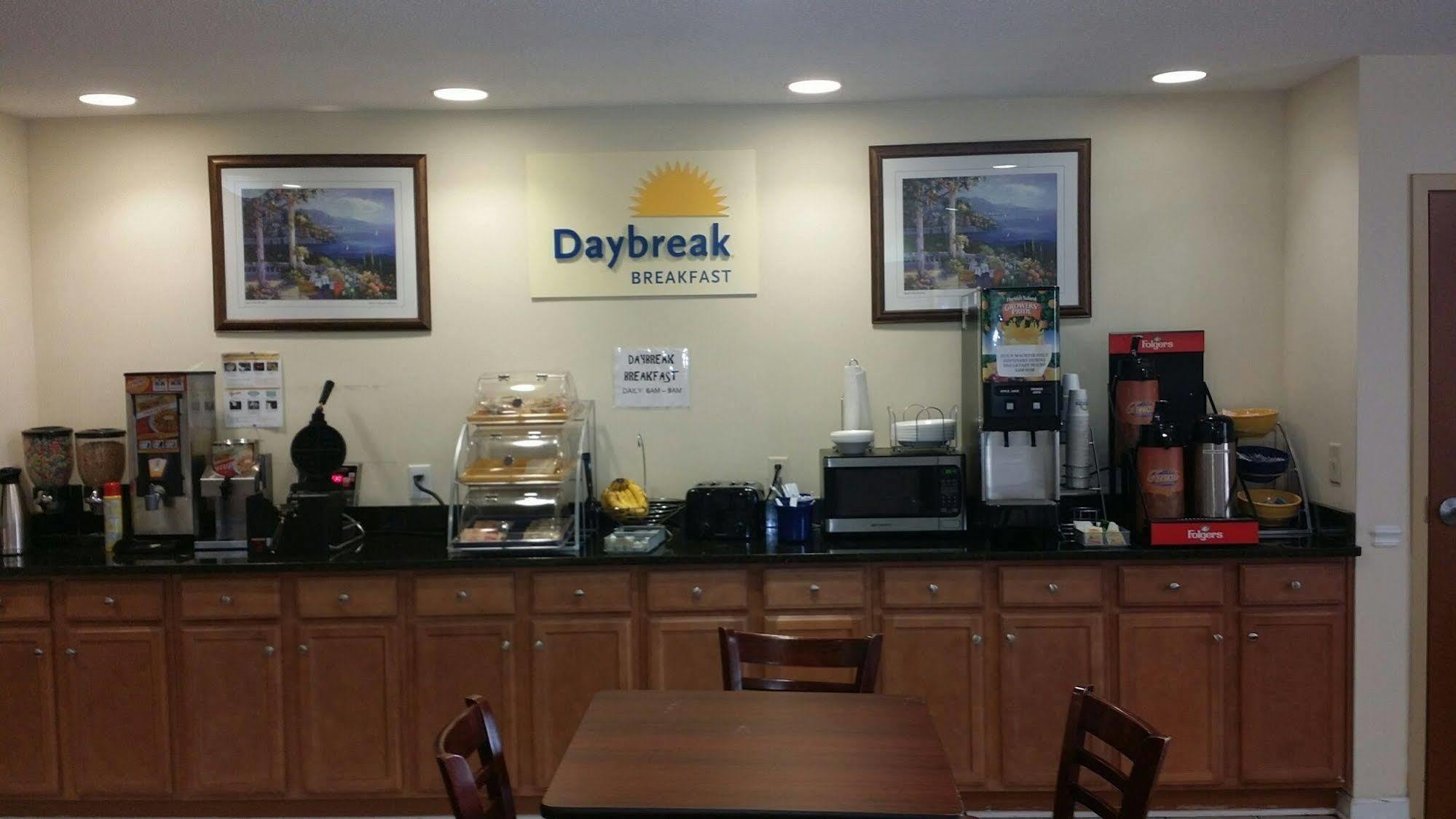 Days Inn By Wyndham Greensboro Nc Εξωτερικό φωτογραφία