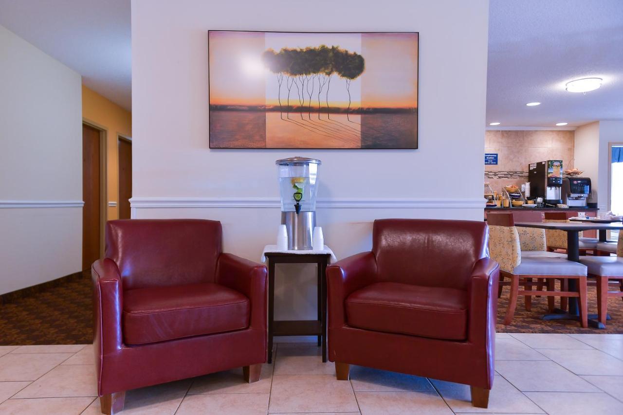 Days Inn By Wyndham Greensboro Nc Εξωτερικό φωτογραφία